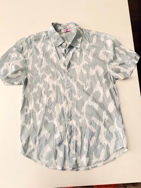 Buddy Love - Gray  & White Abstract Print Short-Sleeve Button-Up